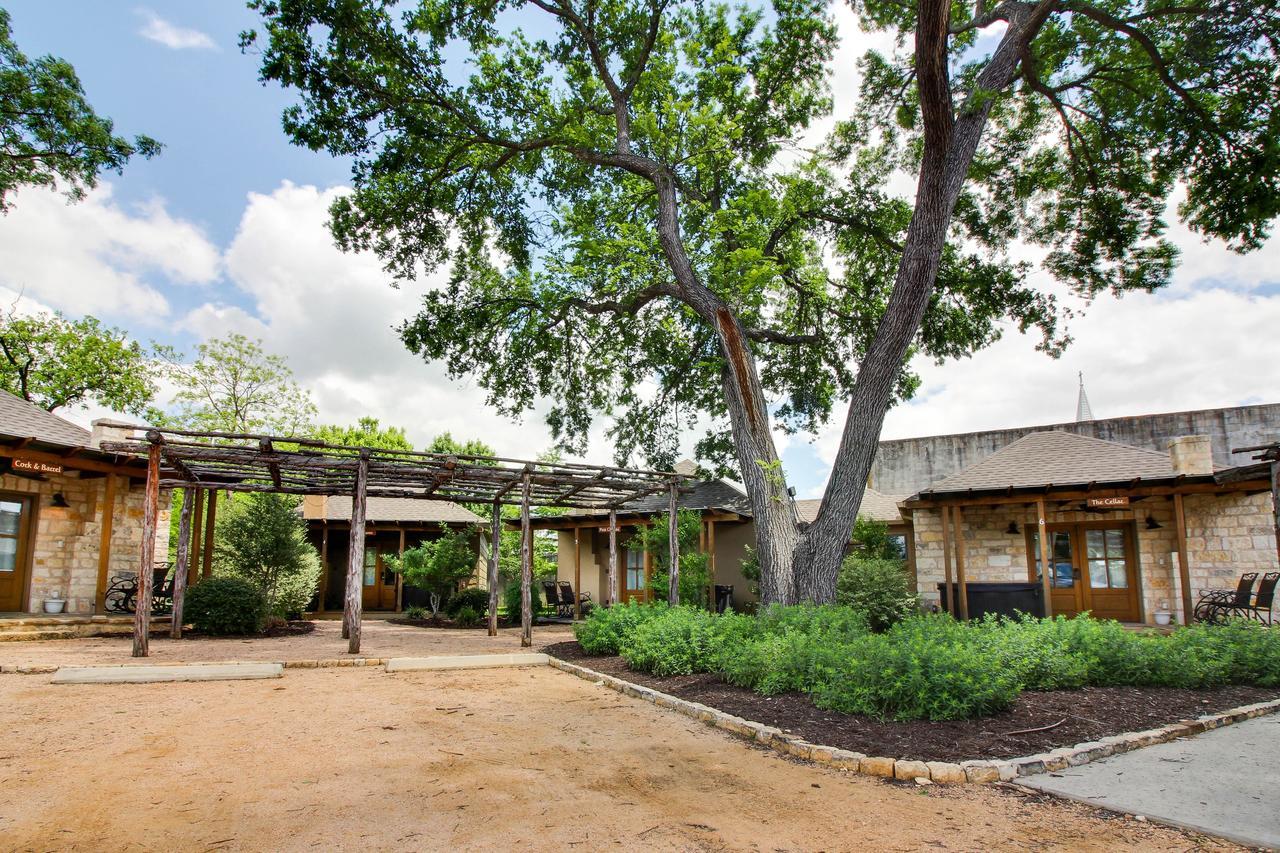 Wine Country Cottages On Main 프레드릭스버그 외부 사진